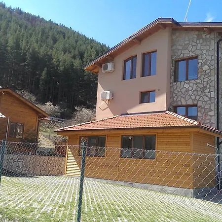 Mini Complex Rilski Terasi 3* Saparewa Banja